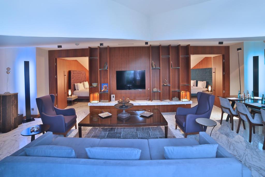 07 Nights Holiday Deal for Dosso Dossi Hotels & Spa Downtown with Standard Room, Starting from £ 299 PP