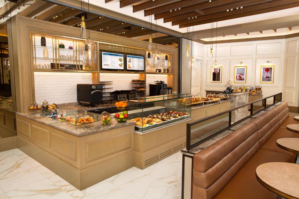 10 nights Holiday Deal in Orlando & Nassau Bahamas on Room Only Basis, Starting from £ 4699 Per Family