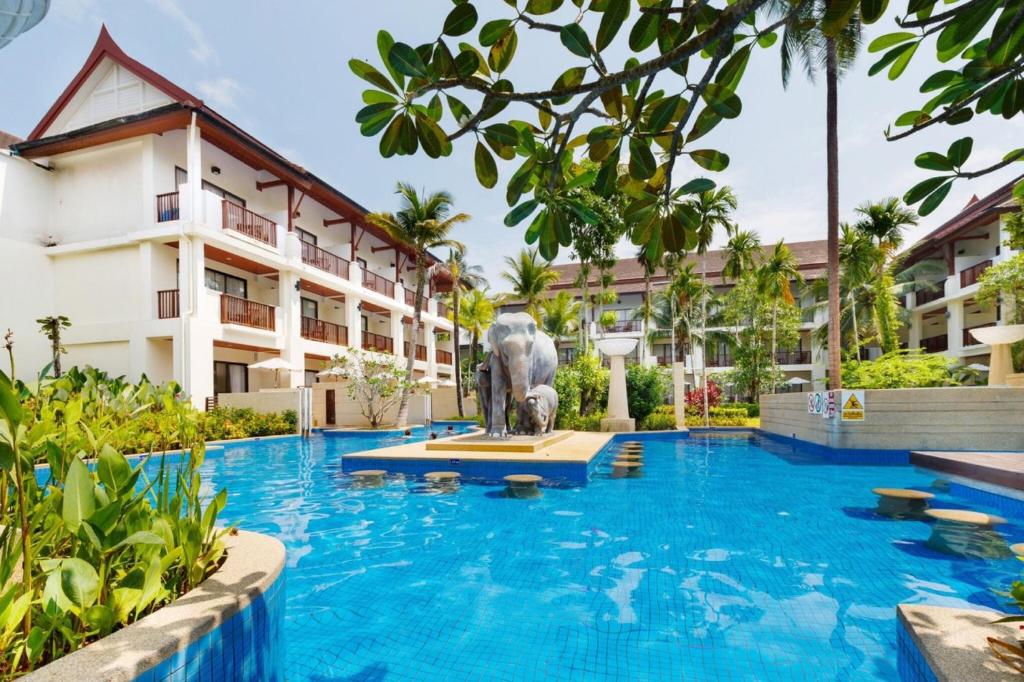 10 Nights in Thailand's Triple Center Holiday deal with Breakfast Basis, Starting From £1,399 pp